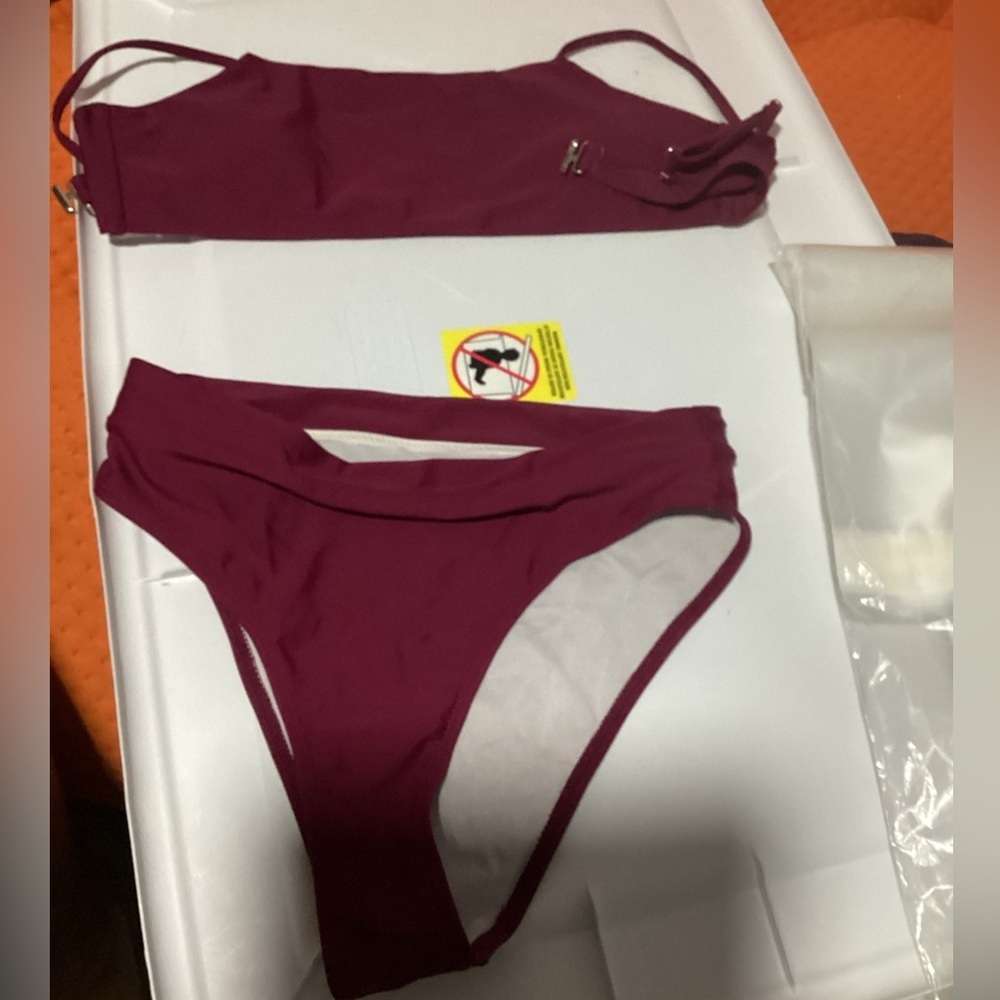 Women’s‎ swimwear Bathing Suit Burgundy Bikini Swimsuit NWOT Size M - Picture 2 of 3